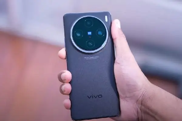 Vivo X100 Pro Telephoto Lens