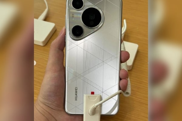Apple Contender Huawei Pura 70 Phones