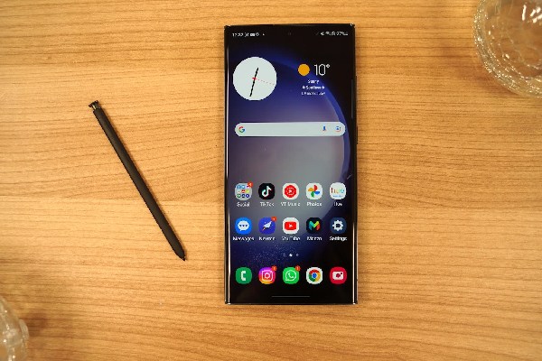 Samsung Z Flip 6 Imparts
