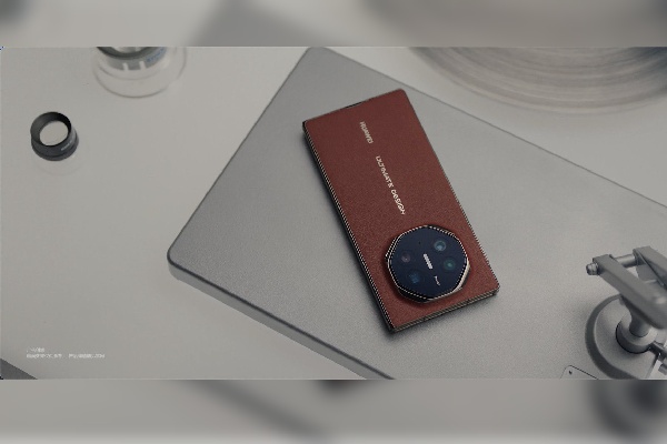 Huawei Mate XT Reservations