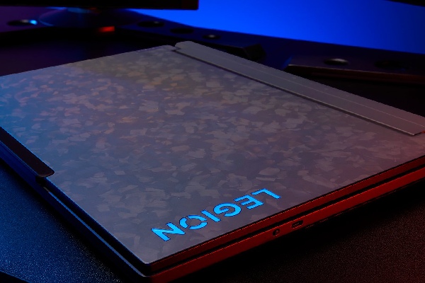 Lenovo Legion 9 16IRX9 Review