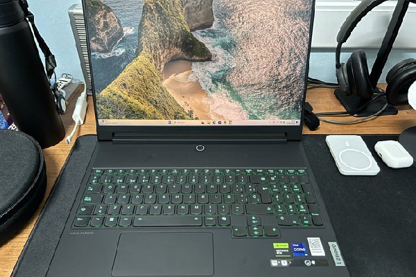 Lenovo Legion 9 16IRX9 Review