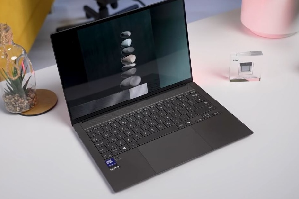 Asus Zenbook S14 Lunar Lake Review